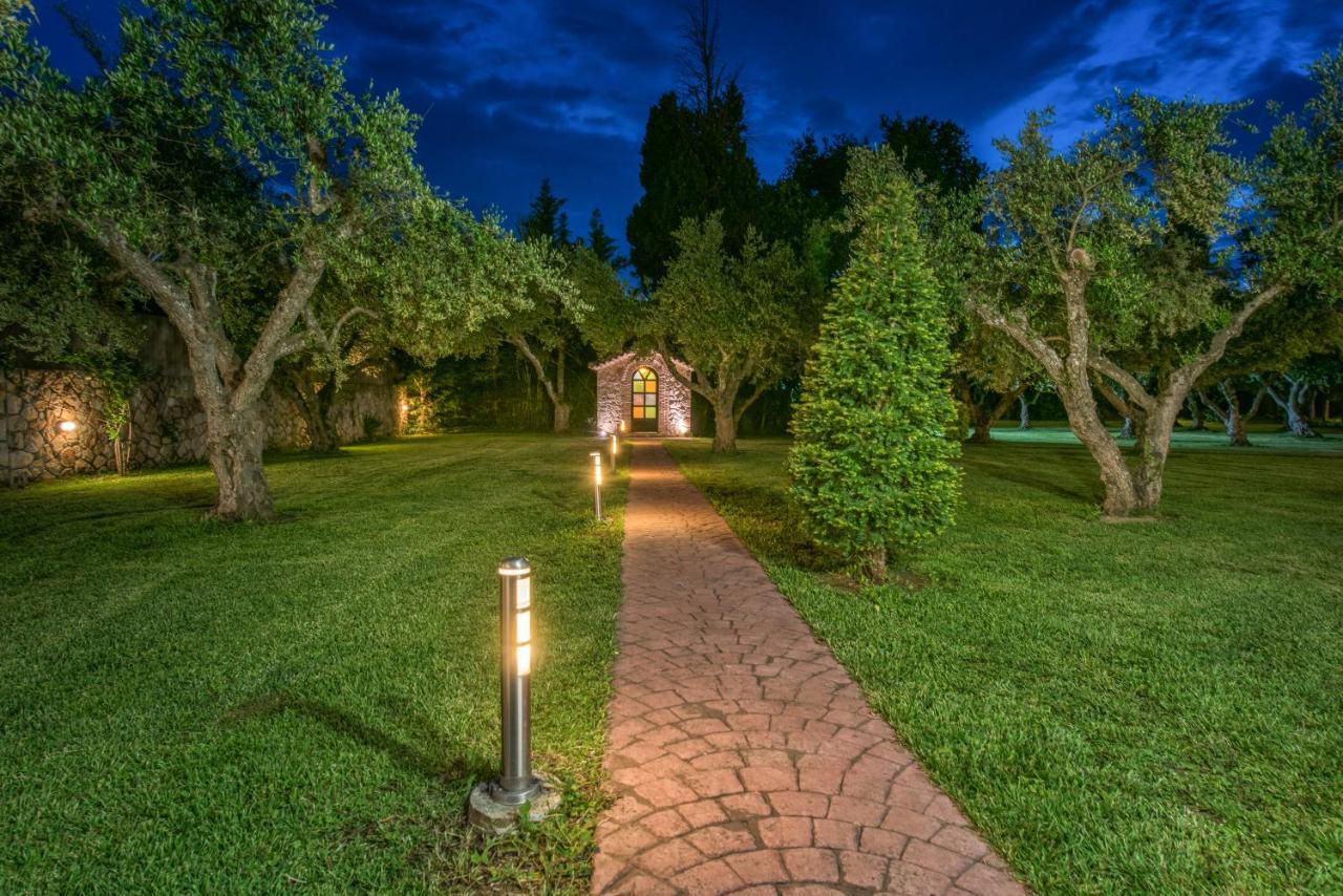 Astarte Villas - Istar Villa With Tennis Court Makhairádhon Exterior foto