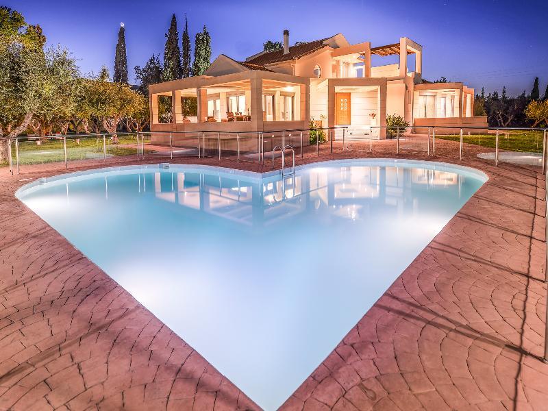 Astarte Villas - Istar Villa With Tennis Court Makhairádhon Exterior foto